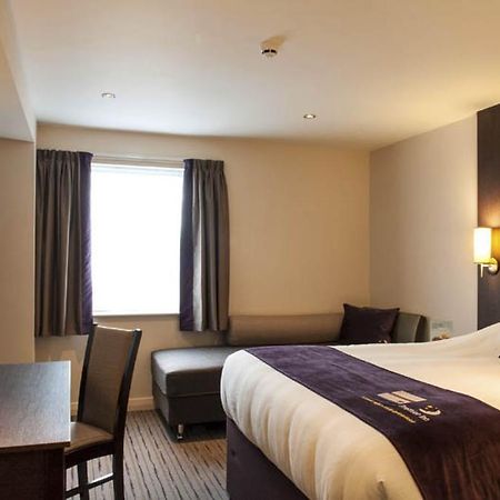 Premier Inn Dover Central - Eastern Ferry Terminal ภายนอก รูปภาพ