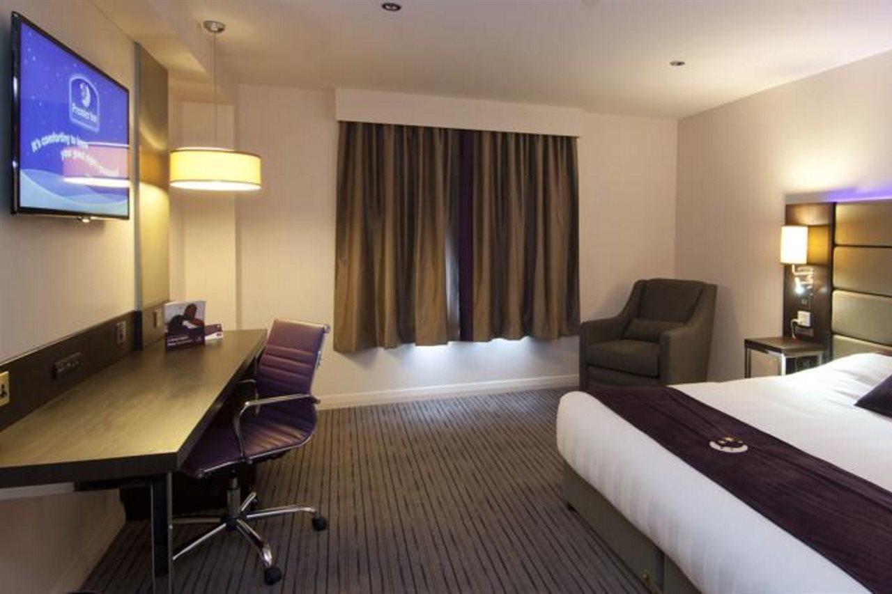 Premier Inn Dover Central - Eastern Ferry Terminal ภายนอก รูปภาพ